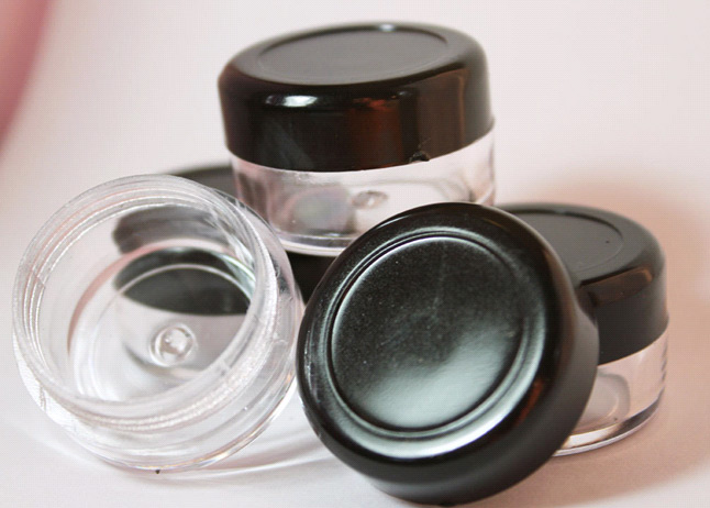 Associated Plastic Recyclers buys cosmetic containers
